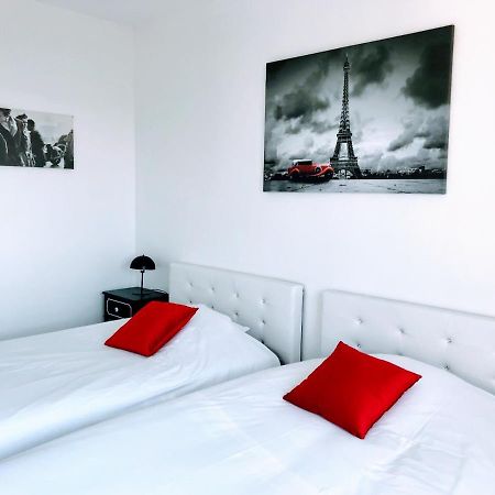 Eiffel Tower Penthouse Apartment Париж Екстериор снимка