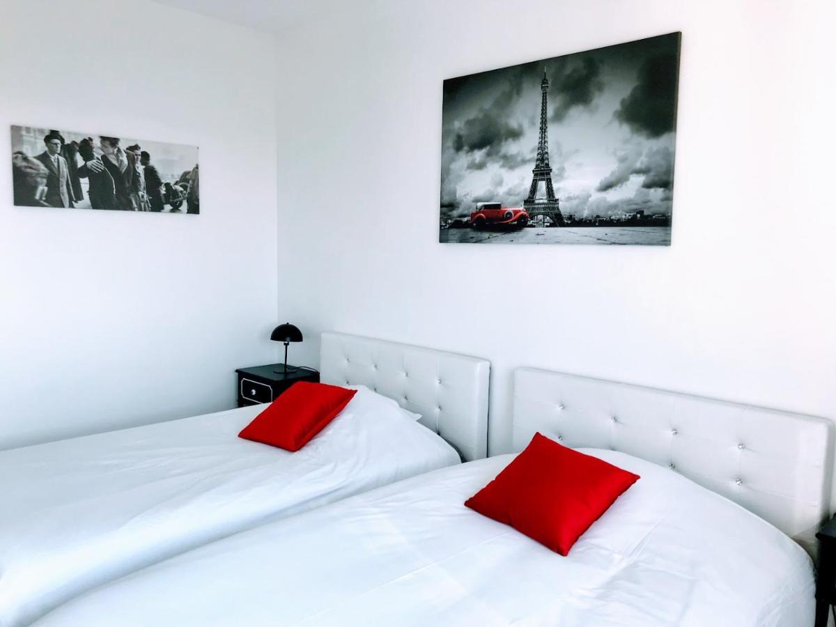 Eiffel Tower Penthouse Apartment Париж Екстериор снимка
